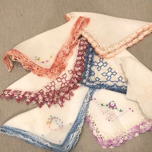 Vintage Multicolor Lace Trimmed Hankies - Hand Embroidered - pristine